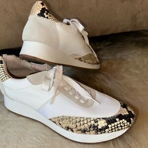 Women’s Banana Republic White Leather Snakeskin Trainer Casual Shoes Sz 9.5
